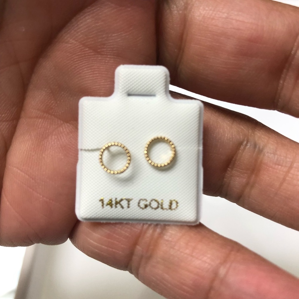 14 Karat Yellow Gold  Solid Gold Earring